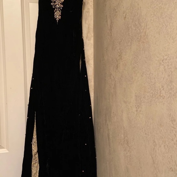 The Crown prom/pageant dress size 4. - Picture 3 of 4